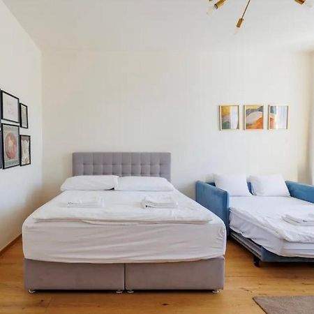 Apartment Near Hauptbahnhof - Kingsize Bed Bécs Kültér fotó
