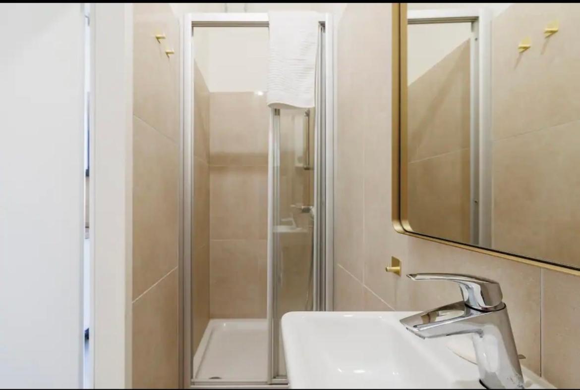 Apartment Near Hauptbahnhof - Kingsize Bed Bécs Kültér fotó
