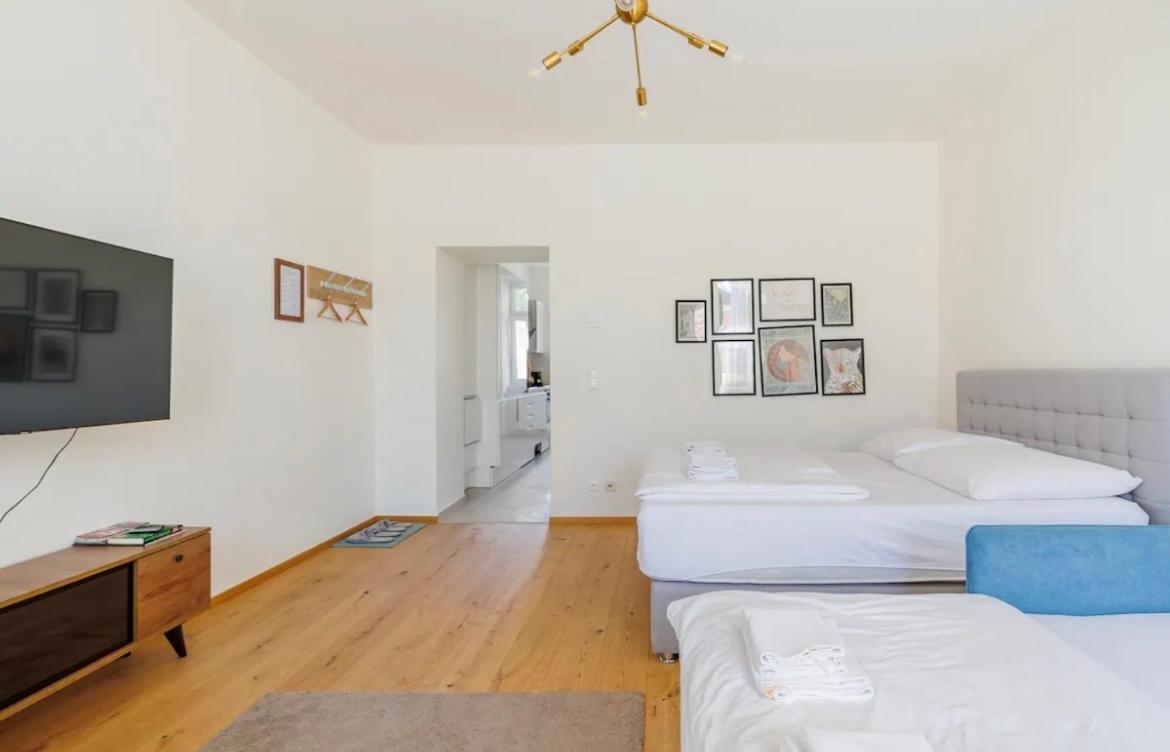 Apartment Near Hauptbahnhof - Kingsize Bed Bécs Kültér fotó