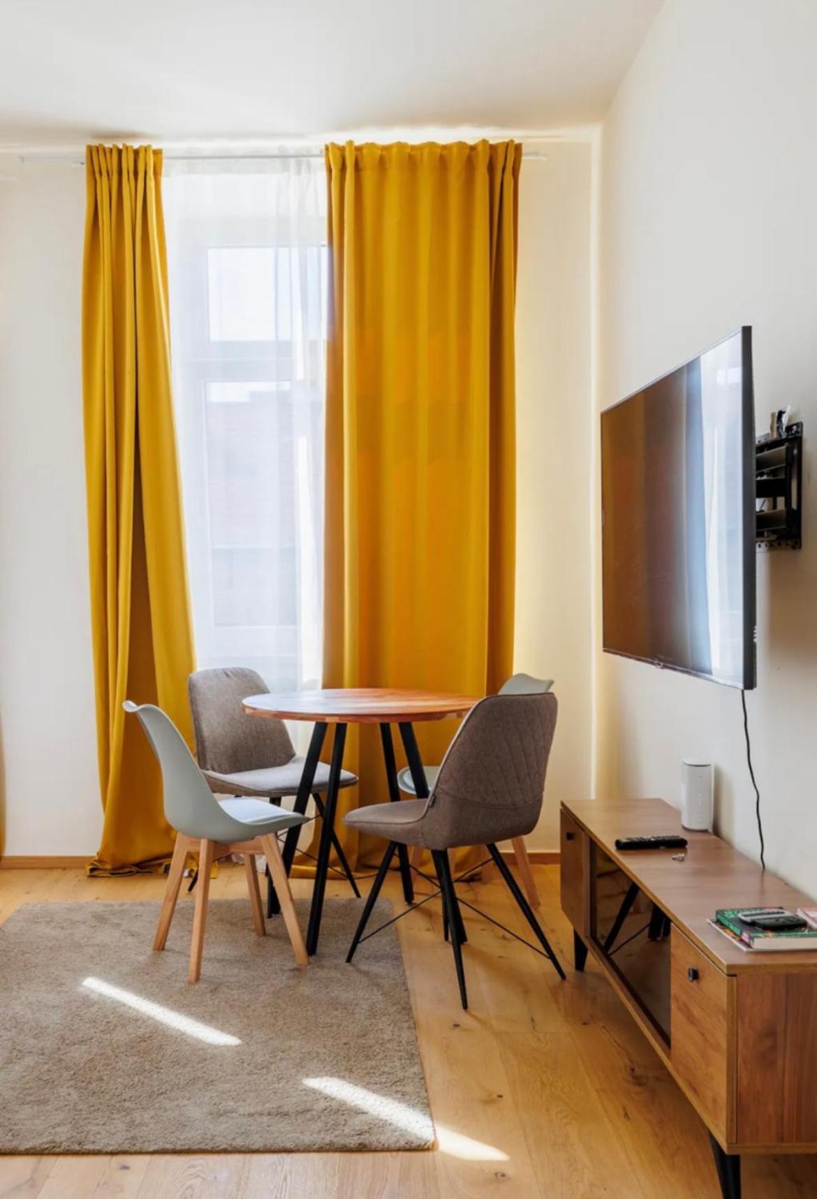 Apartment Near Hauptbahnhof - Kingsize Bed Bécs Kültér fotó
